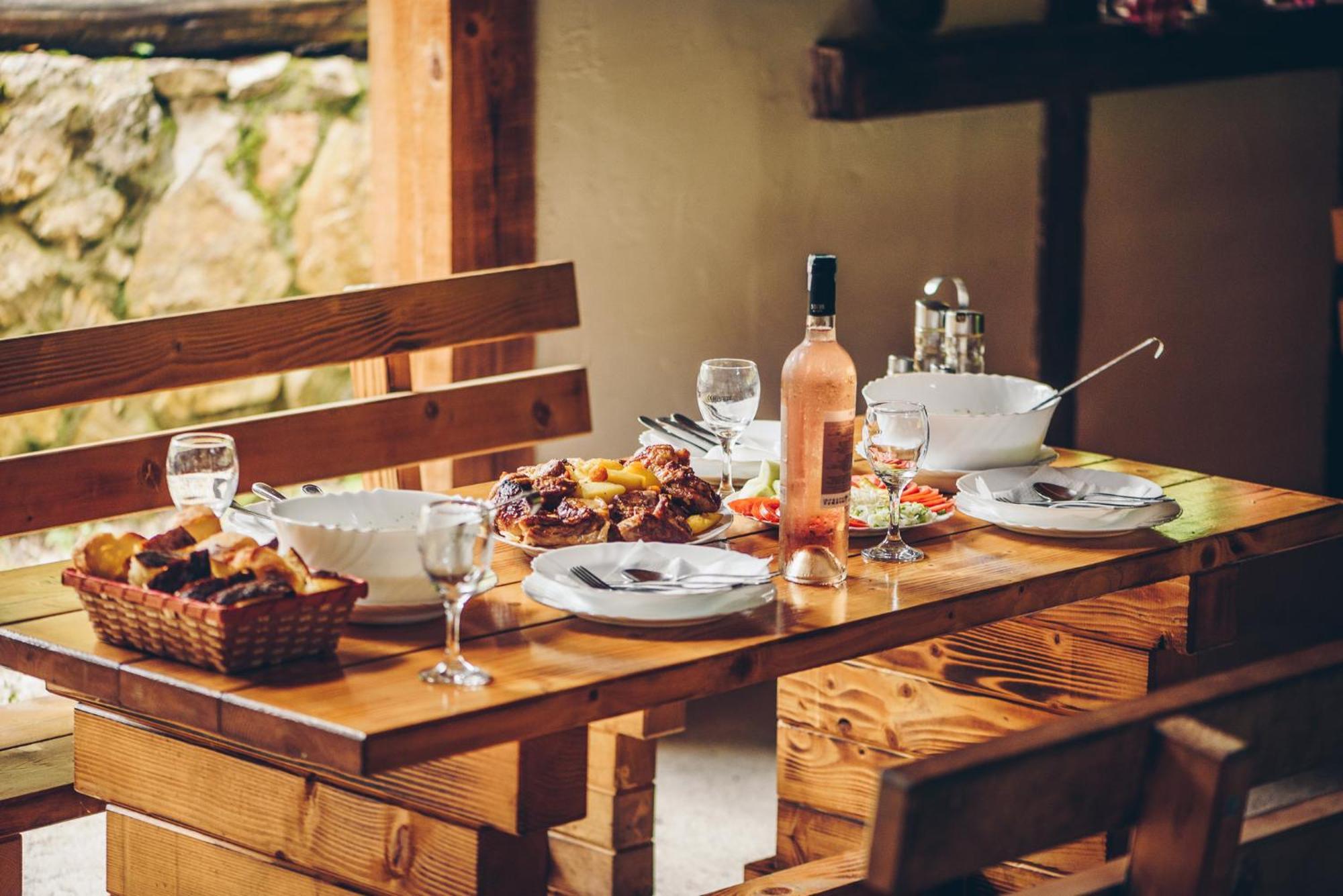 Camp Divlja Rijeka Hotel Hum Екстериор снимка