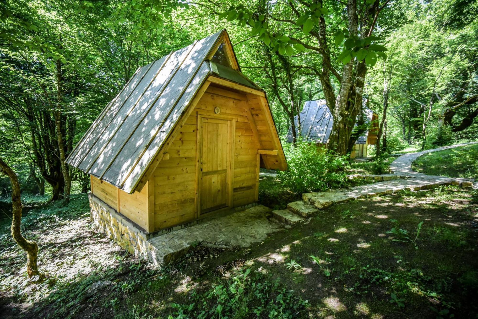 Camp Divlja Rijeka Hotel Hum Екстериор снимка