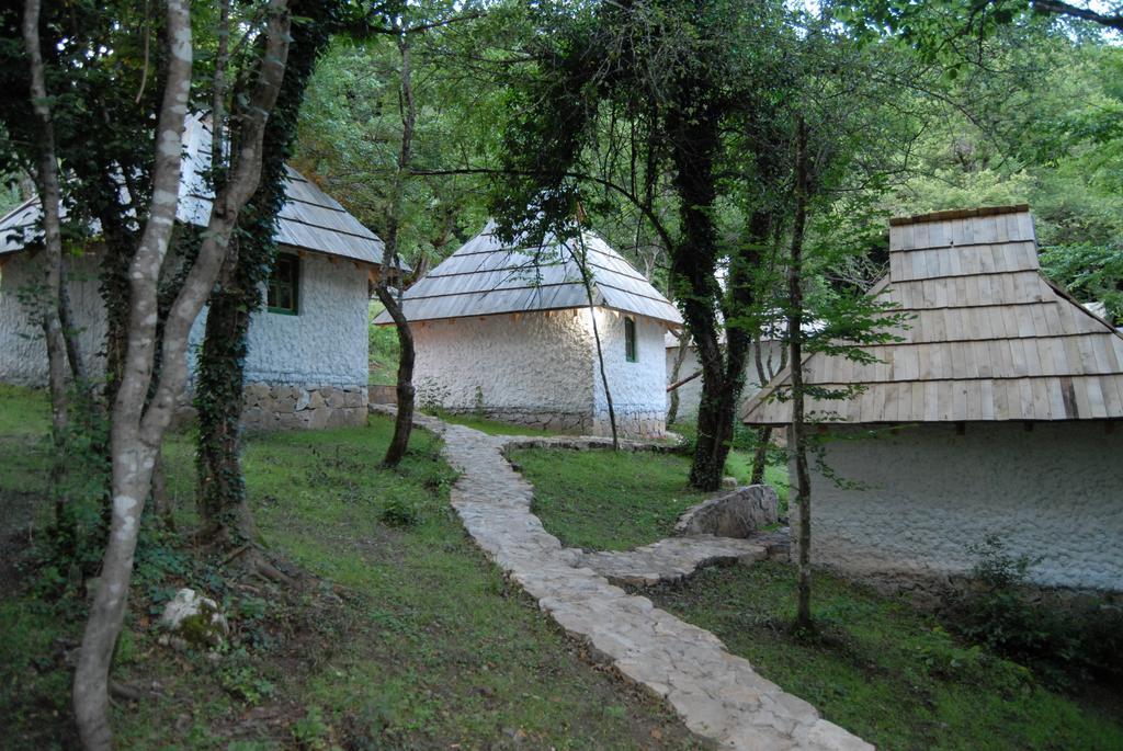 Camp Divlja Rijeka Hotel Hum Стая снимка