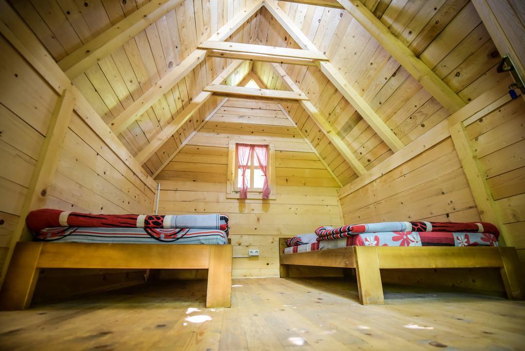 Camp Divlja Rijeka Hotel Hum Екстериор снимка