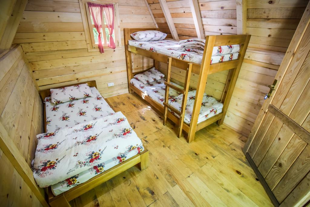 Camp Divlja Rijeka Hotel Hum Екстериор снимка